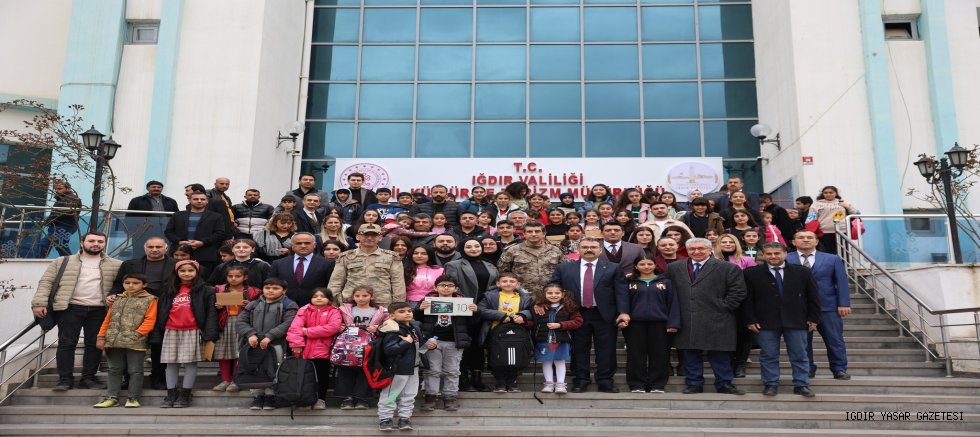 Iğdır Valisi Ercan Turan Dereceye Giren Öğrencileri Tebrik Etti