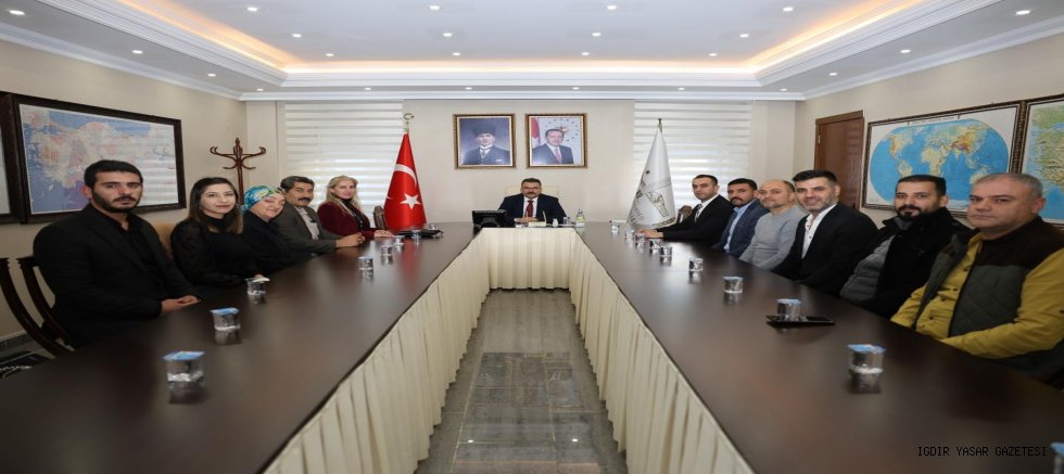 Vali Ercan Turan Iğdır Sosyal Güvenlik Kurumu İl Müdürü Birsen Dursun Ve Kurum Personellerini Makamında Kabul Etti