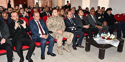 Aralık İlçesinde Atatürk Ortaokulu Sodes Sanat Salonunda 24 Kasım Öğretmenler Günü İçin Program Düzenlendi