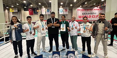 İstanbul'da Yapılan Uluslararası Kick Boks Dünya  Kupası Iğdırlı Sporcular 5 Madalyayla Döndü 