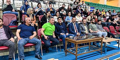 Türkav Iğdır İl Başkanlığı'ndan Liseler Arası Voleybol Turnuvası: 125. Yıl Anadolu Lisesi Şampiyon Oldu