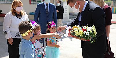 Vali Sarıibrahim, İlköğretim Haftası Kutlamalarına Katıldı