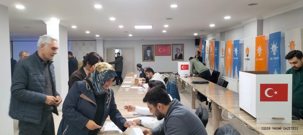 Iğdır'da Ak Parti Belediye Başkanlığı İçin Temayül Yoklaması Gerçekleştirdi