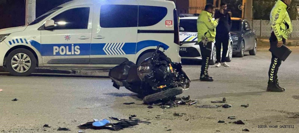Iğdır’da motosiklet ile otomobil çarpıştı: 2 yaralı