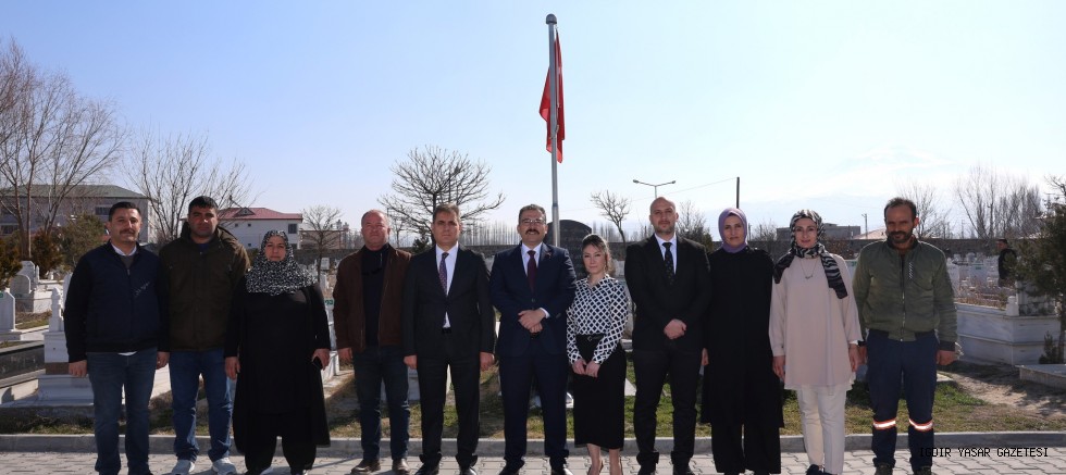 Iğdır Valisi Ercan Turan Iğdır Belediyesi Mezarlıklar Müdürlüğünü Ziyaret Etti
