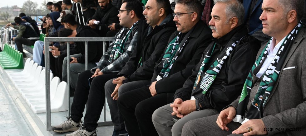 IĞDIR VALİSİ TURAN'DAN İD KARAAĞAÇ SPOR - ŞIRNAK PETROL SPOR MAÇINA YAKIN TAKİP