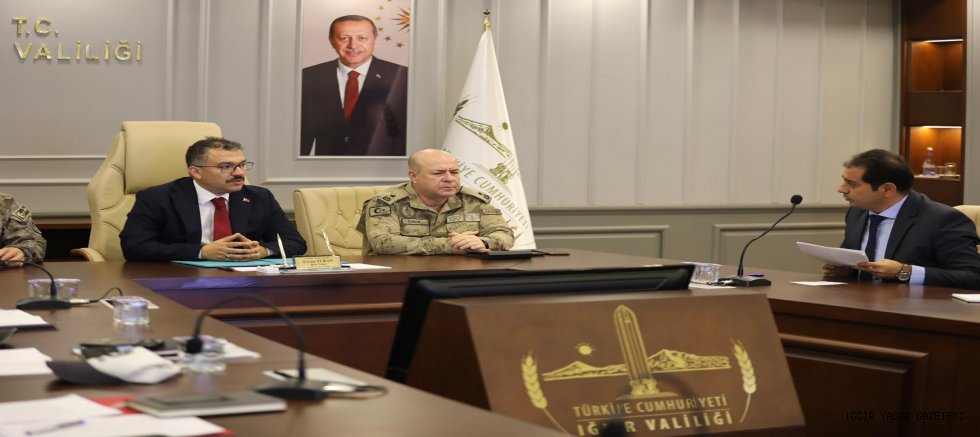 Iğdır'da Karayolu Güvenliği Alarmı Vali  Turan Başkanlığında Kritik Toplantı