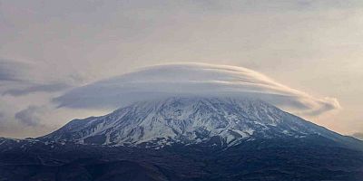 Ağrı Dağı'nda Nadir Doğa Olayı: Mercek Bulutu Şöleni