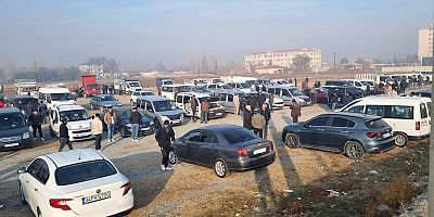 Iğdır’da Araba Satış Pazarı Haftanın En Yoğun Gününü Yaşadı