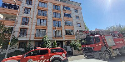 Iğdır’da Çatı Katında Çıkan Yangın Paniğe Sebep Oldu