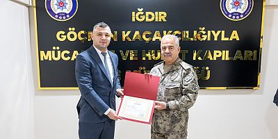 Iğdır Emniyet Müdürü Niyazi Turgay'dan Göçmen Kaçakçılığıyla Mücadele Ekiplerine Başarı Belgesi