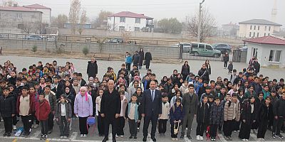 Iğdır İl Millî Eğitim Müdürü Aziz Gün, Enver Bey Ortaokulu Ziyaretinde Dijital Eğitimin Önemine Dikkat Çekti