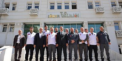 Iğdır Valisi Ercan Turan'dan Hayrat Vakfı'na Destek Ziyareti