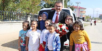 Iğdır Valisi Ercan Turan Okulları Gezerek Çocukların Yaptığı Şenliklere Katıldı