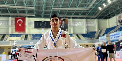 Sakarya’da Düzenlenen 30 Ağustos Zafer Haftası Uluslar Arası Valilik Kupası Judo Turnuvası Sona Erdi