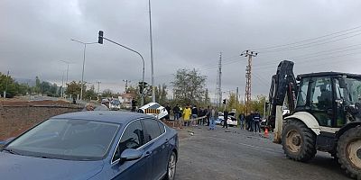 Tuzluca'da Trafik Kazası: Ticari Taksi ile Otomobil Çarpıştı!